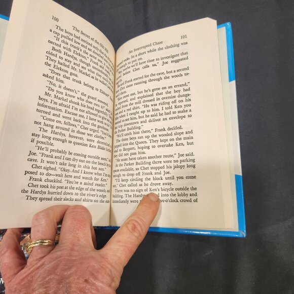 The Hardy Boys Mystery Stories Volumes 1-3 - Picture 6 of 6